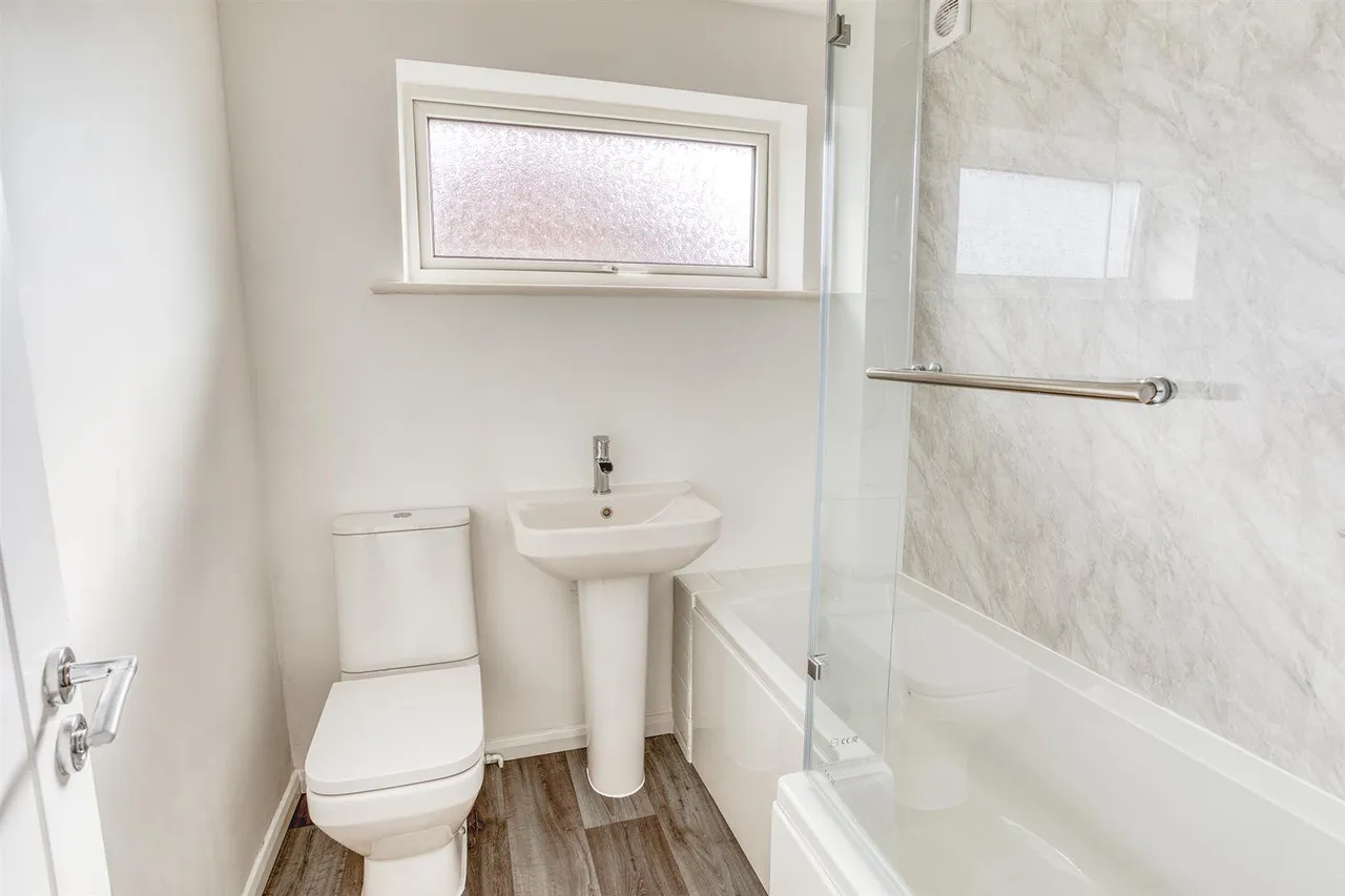 Glenfield Crescent, Mickleover, photo 13