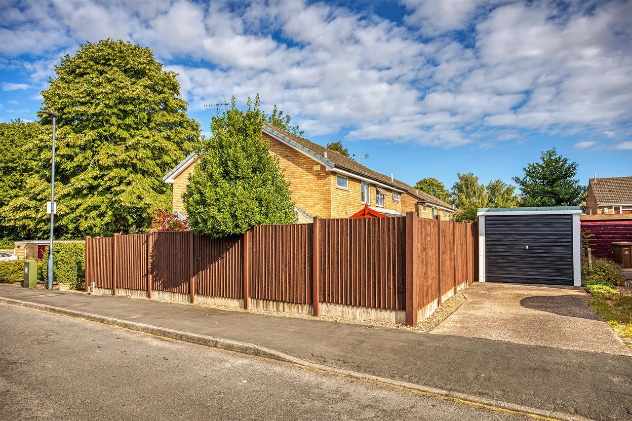 Glenfield Crescent, Mickleover, photo 16