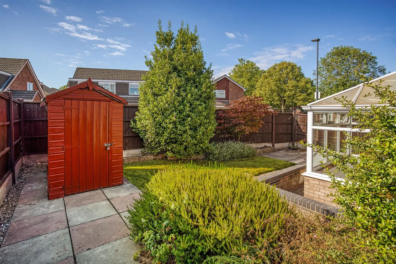 Glenfield Crescent, Mickleover, photo 14