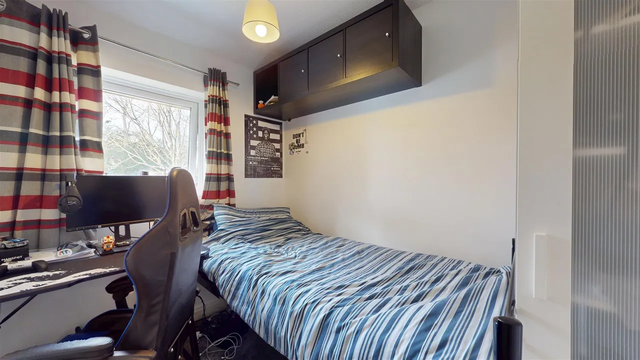 Whaddon Way, Bletchley, photo 6