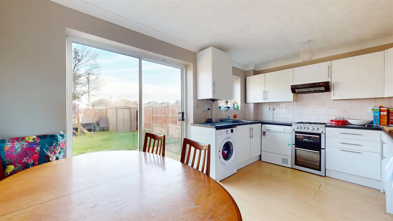 Whaddon Way, Bletchley, photo 2