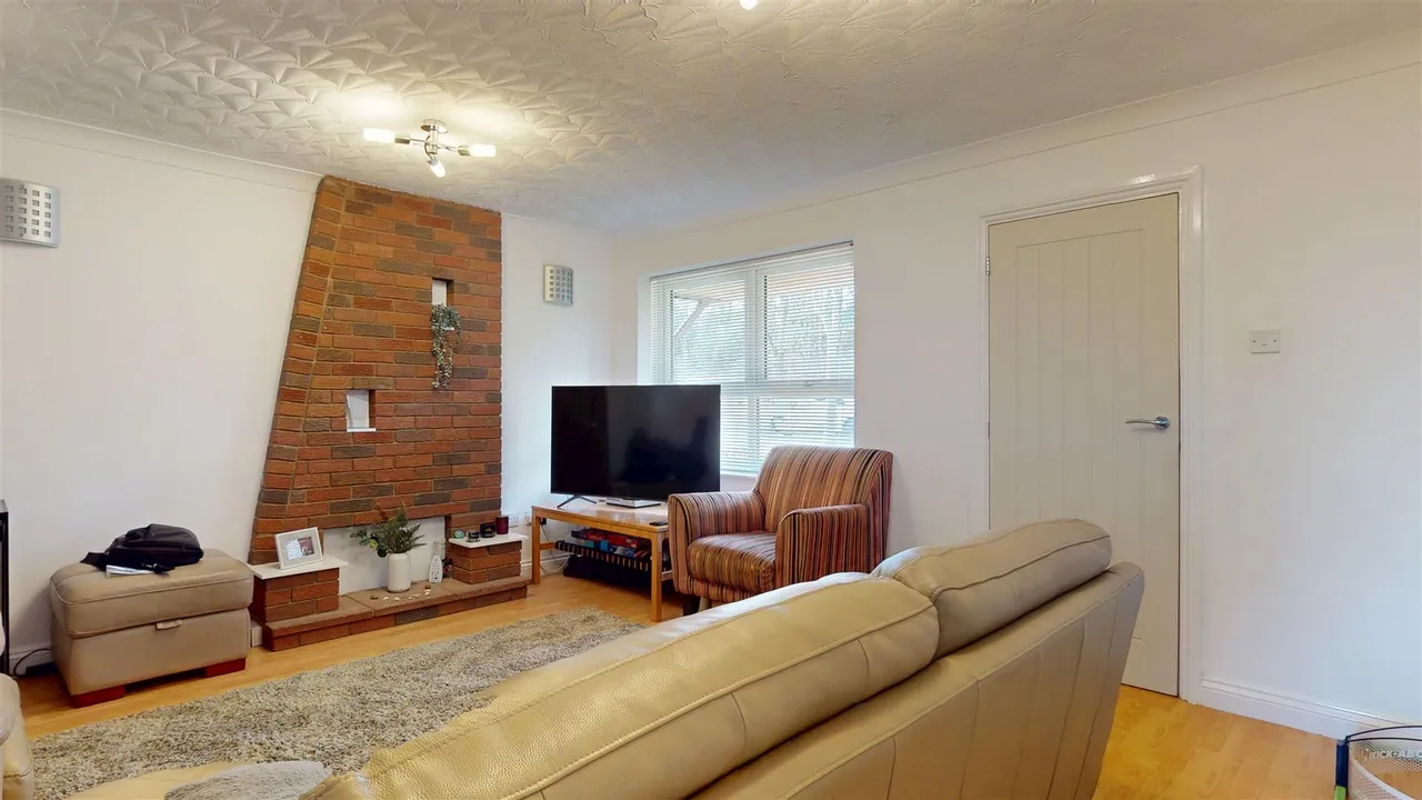 Whaddon Way, Bletchley, photo 4