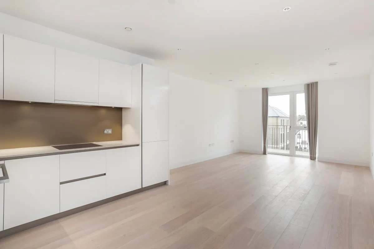 Pinewood Gardens, Teddington, TW11, photo 2