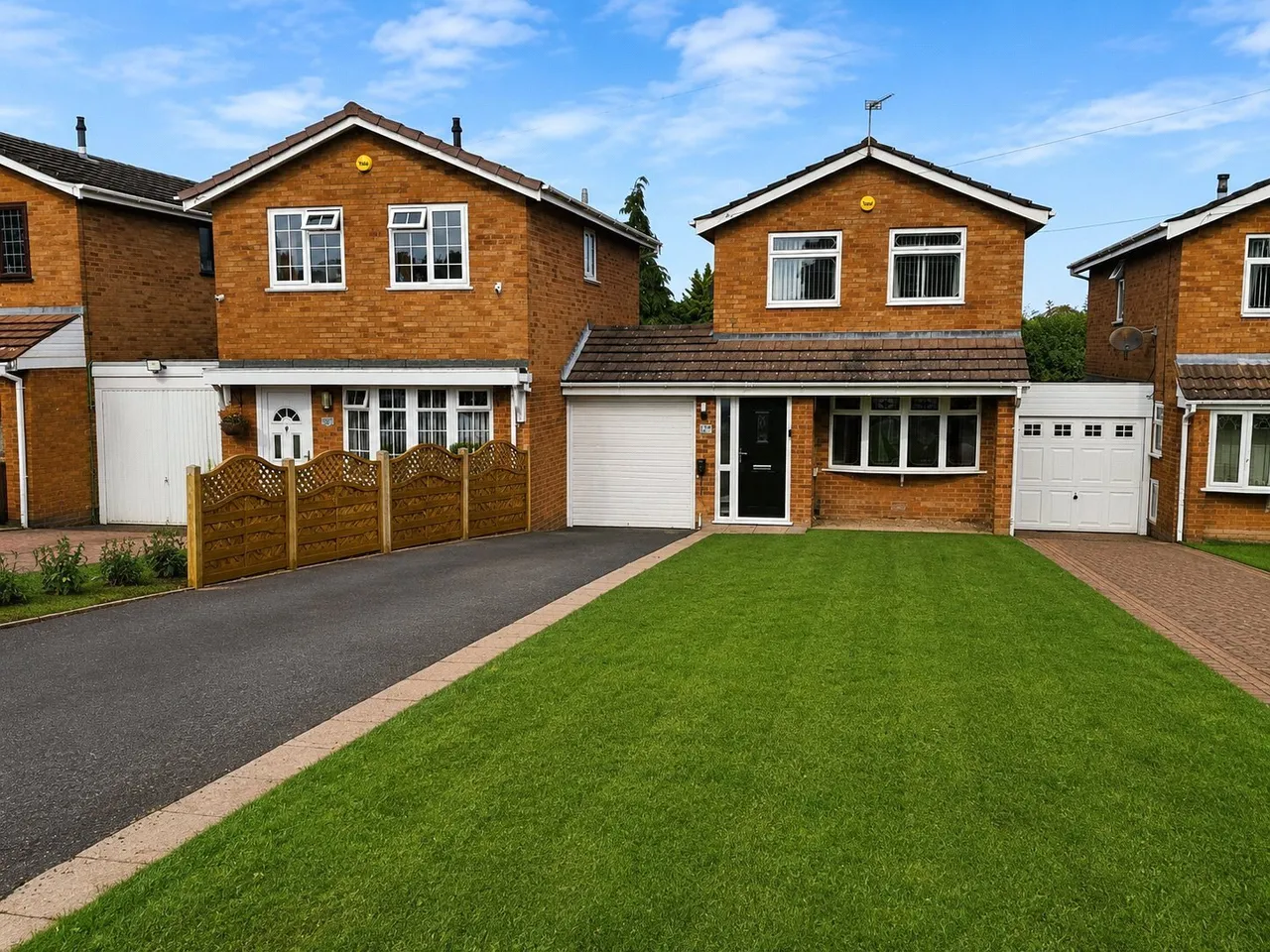3 bed house for sale — Kestrel Way, Cheslyn Hay, Walsall, WS6