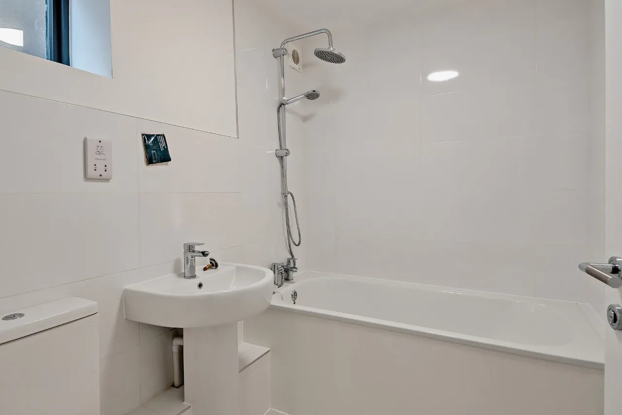Elizabeth Way, Cambridge, Cambridgeshire, CB4 1EE, photo 6