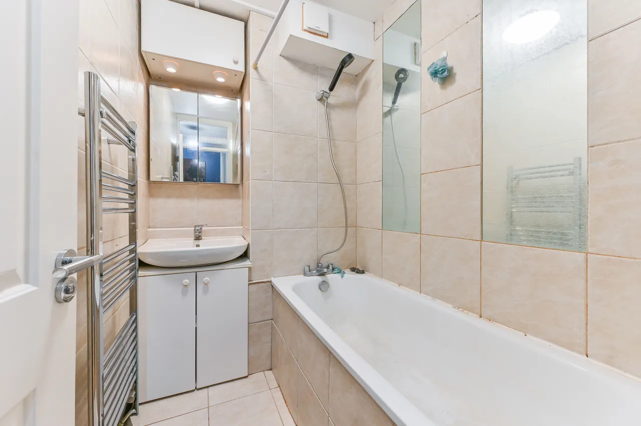 5 Moray Court, 31 Warham Road, South Croydon, photo 9