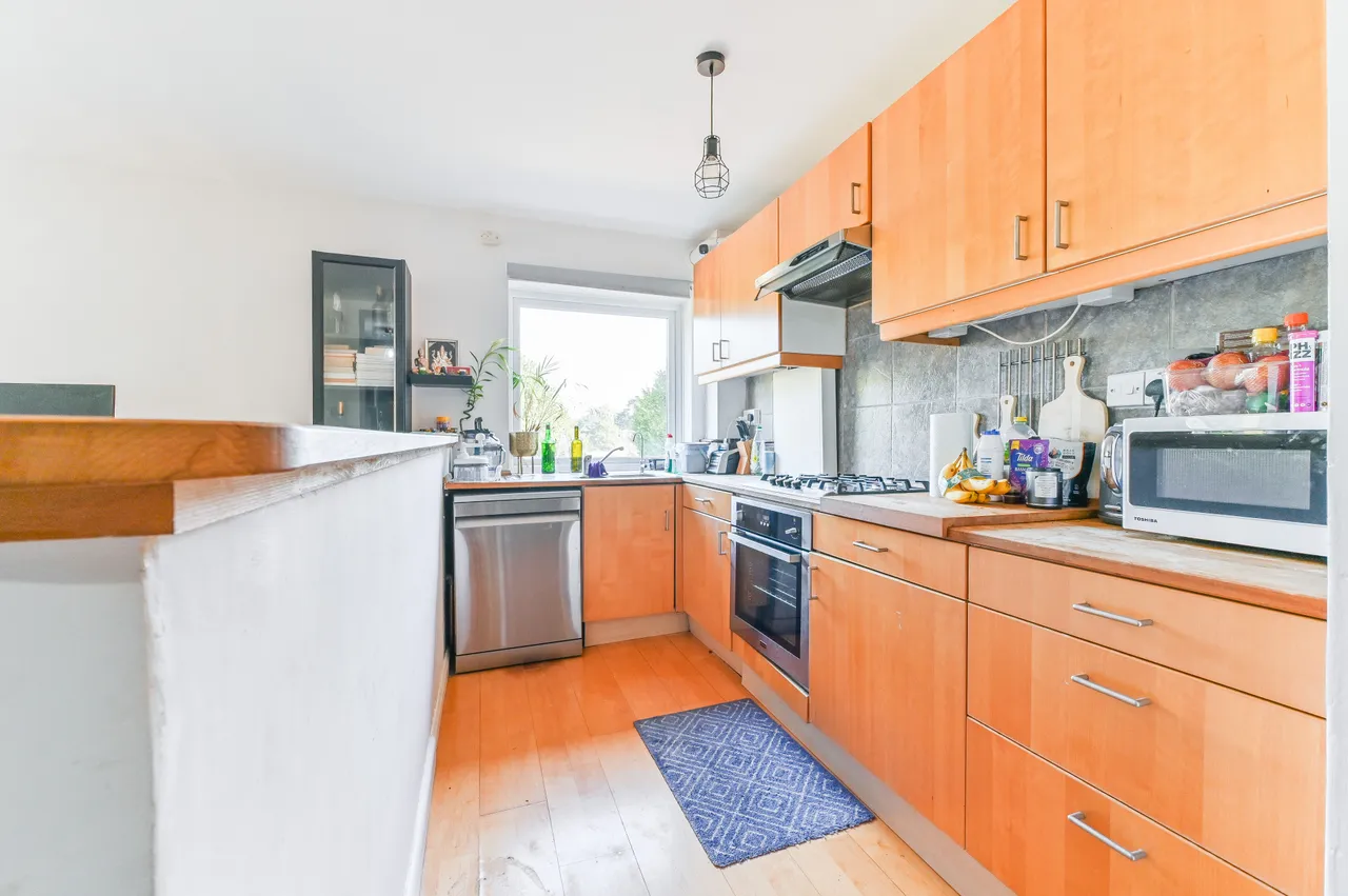 5 Moray Court, 31 Warham Road, South Croydon, photo 3