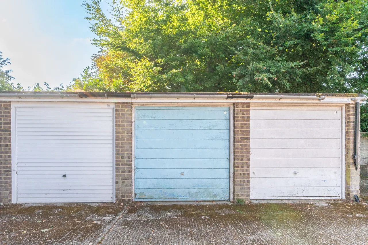5 Moray Court, 31 Warham Road, South Croydon, photo 12