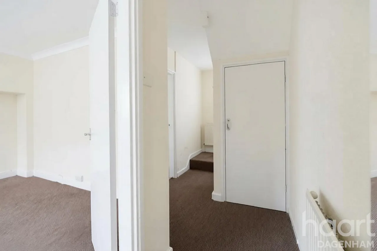 Alibon Road, Dagenham, RM10, photo 2