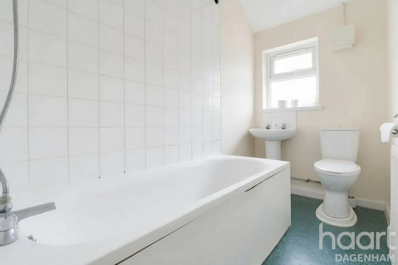 Alibon Road, Dagenham, RM10, photo 12