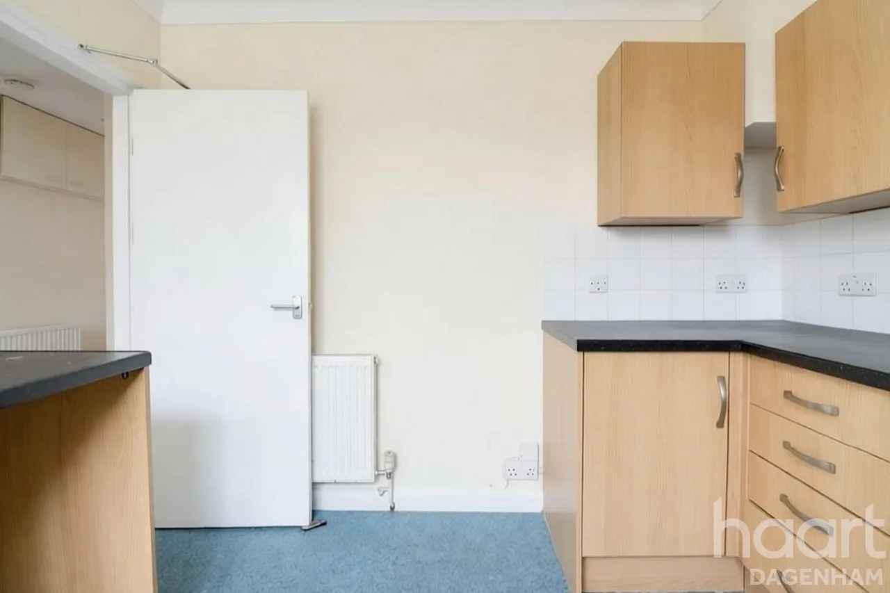 Alibon Road, Dagenham, RM10, photo 6