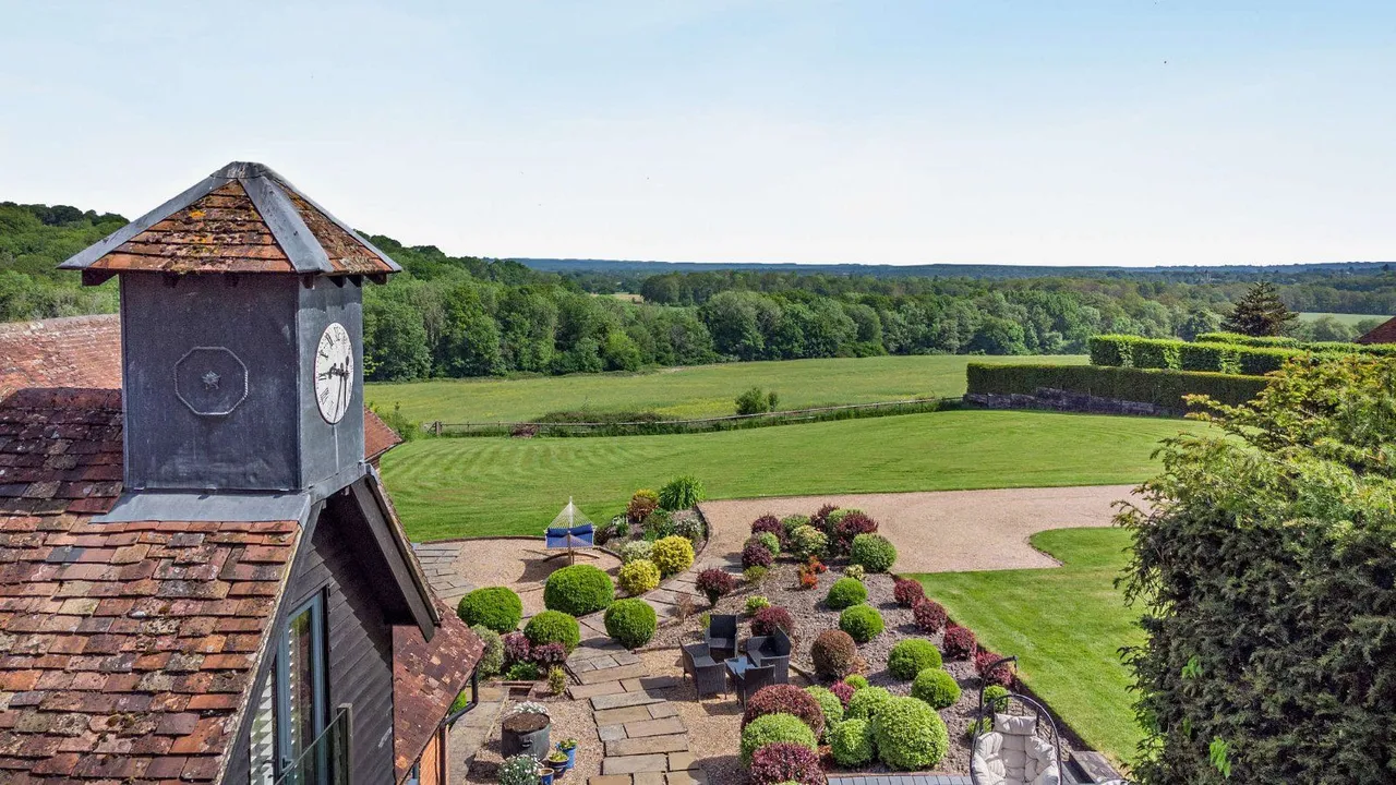 Blackmoor, Liss, Hampshire, GU33 6DD, photo 2
