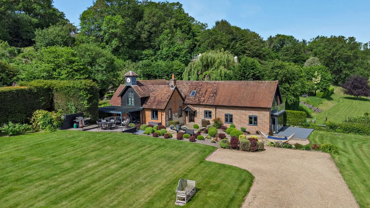 5 bed house for sale — Blackmoor, Liss, Hampshire, GU33 6DD