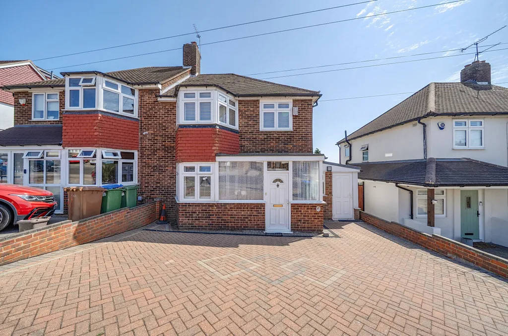 3 bed house for sale — Kimberley Drive, Sidcup, DA14 4PP