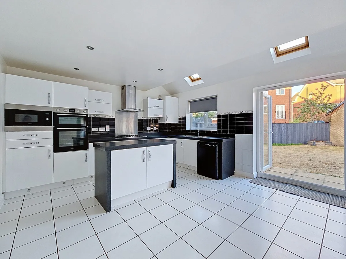 5 bed house to rent, Bradfield Way, Rotherham, S60