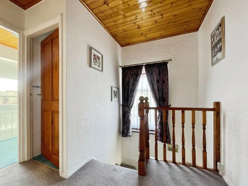 Lansdowne Close, Watford, Hertfordshire, WD25, photo 9