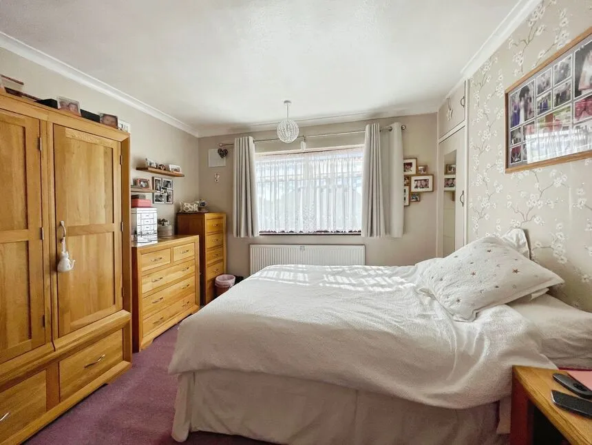 Lansdowne Close, Watford, Hertfordshire, WD25, photo 7