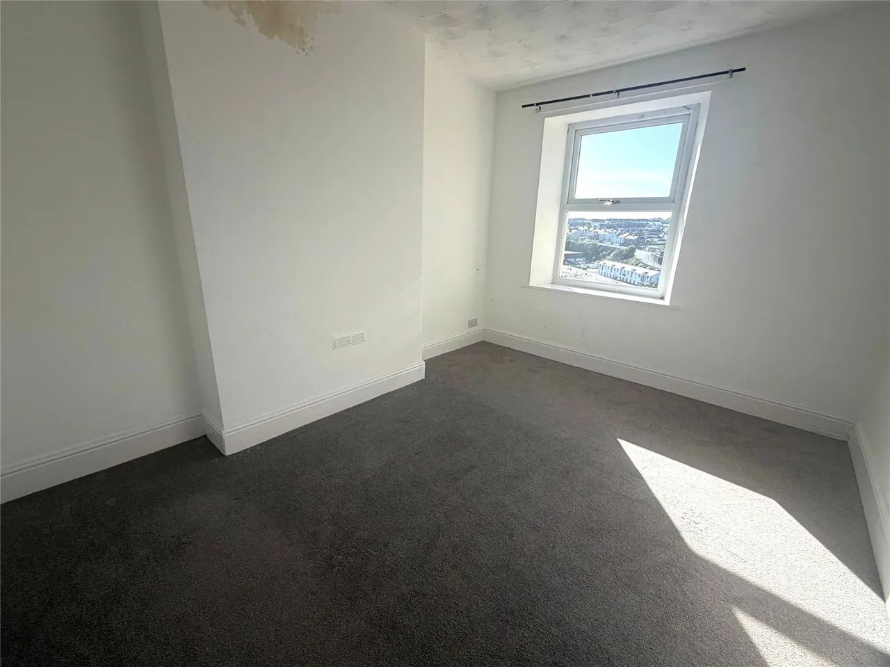 St. Peters Road, Milford Haven, SA73, photo 8
