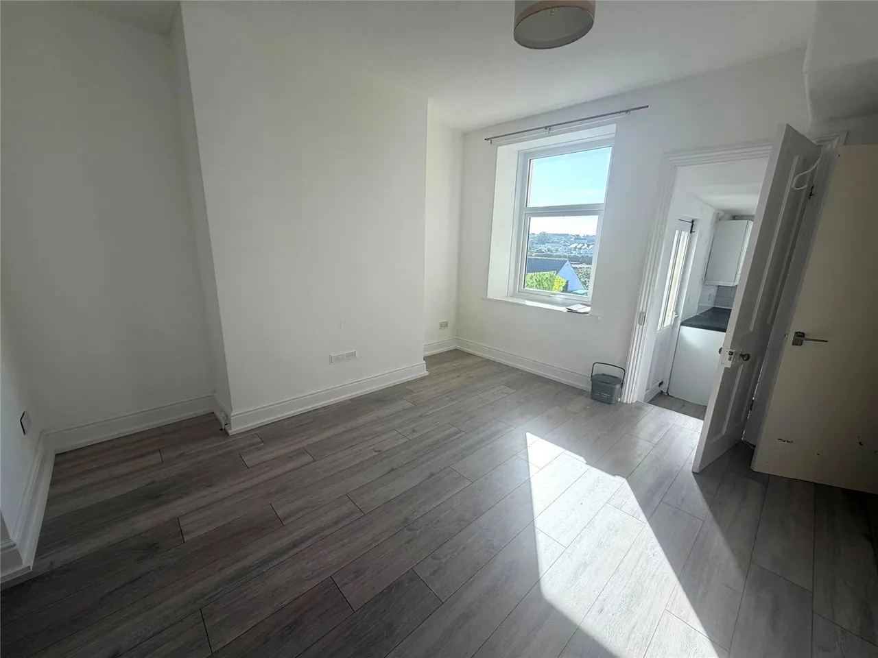 St. Peters Road, Milford Haven, SA73, photo 4