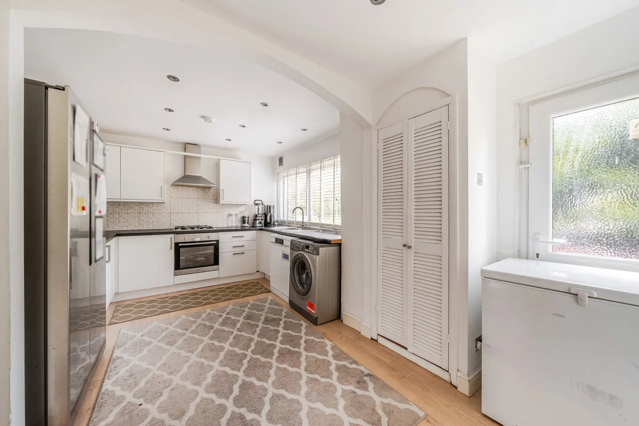 Mead Way, Hayes, Bromley, BR2, photo 3
