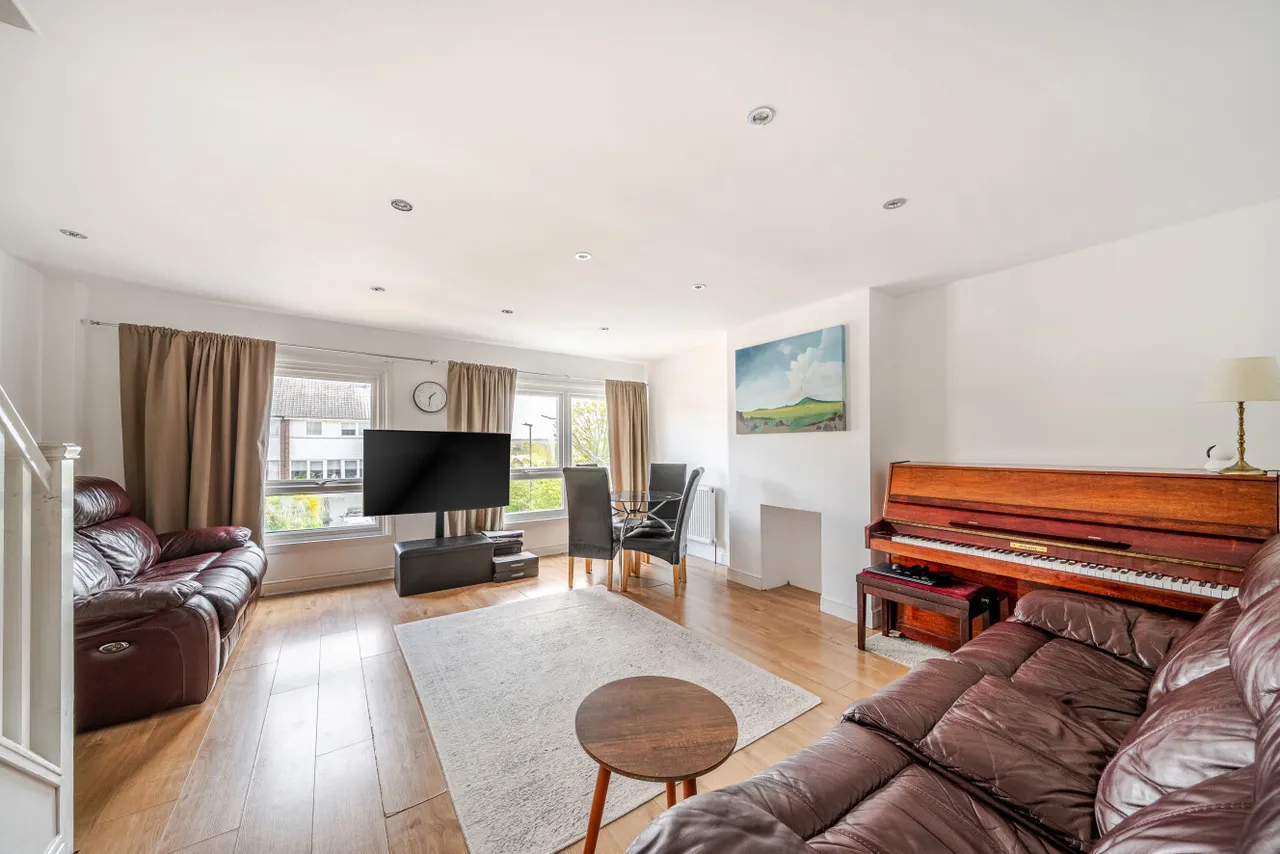 4 bed house for sale — Mead Way, Hayes, Bromley, BR2