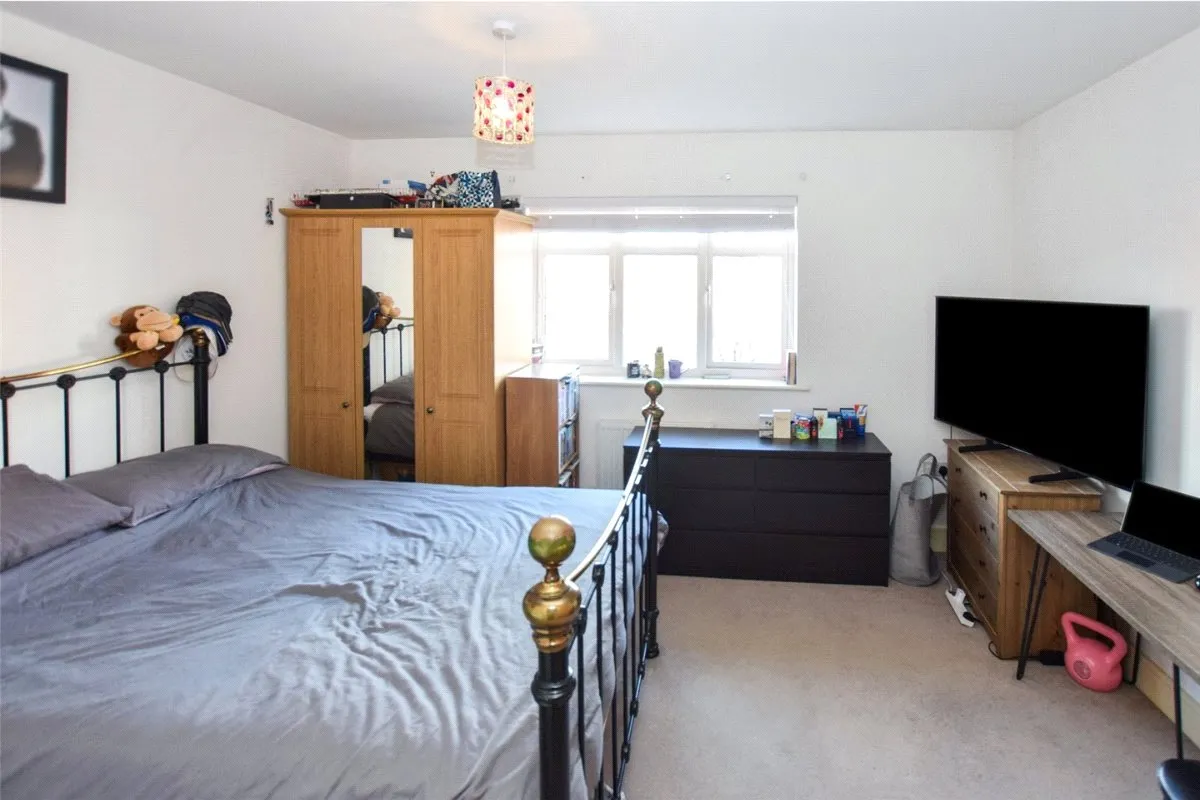 Kenley Place, Farnborough, Hampshire, GU14 6FY, photo 4