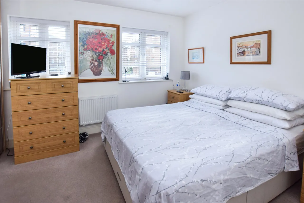 Kenley Place, Farnborough, Hampshire, GU14 6FY, photo 5