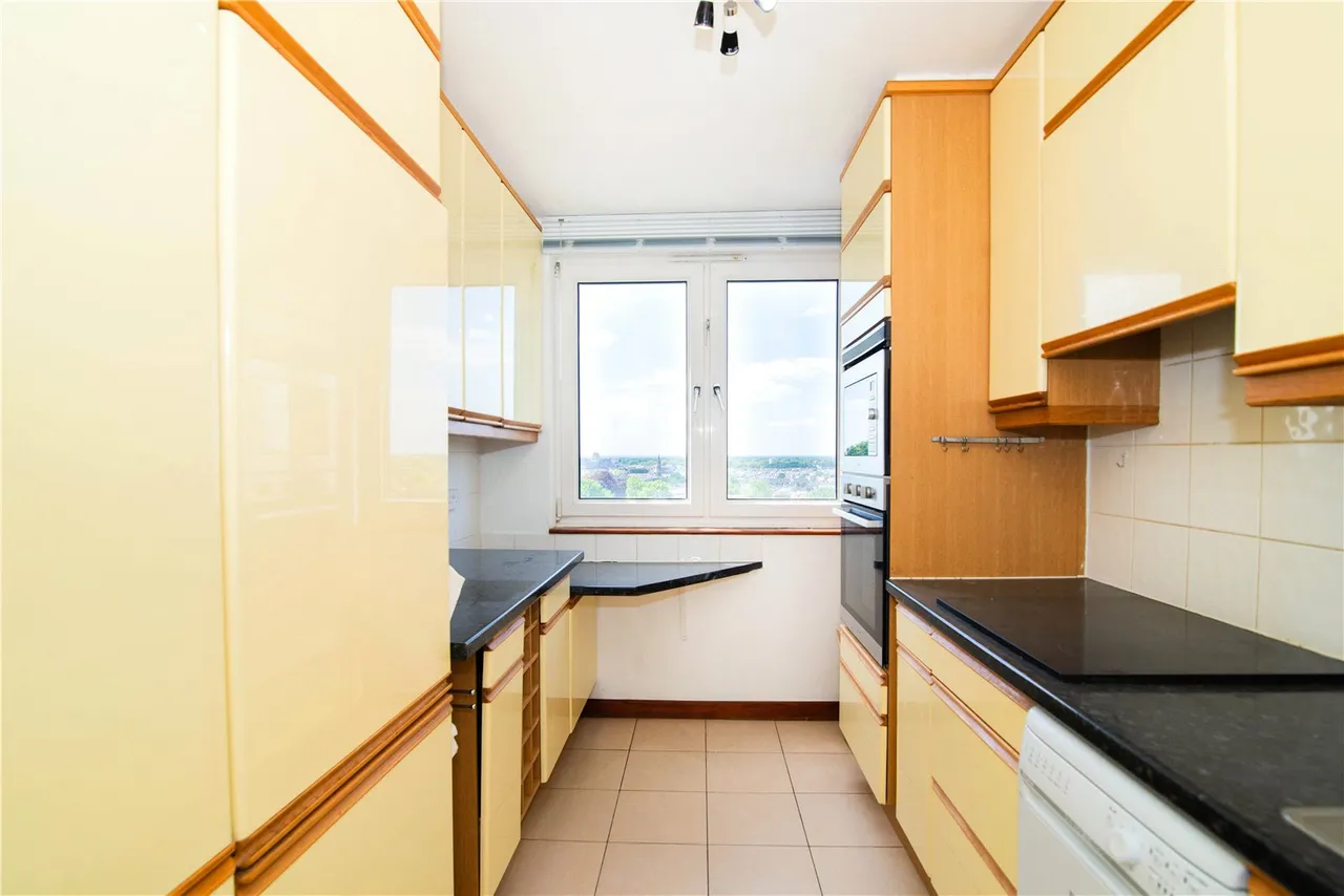 Eaton Drive, Kingston upon Thames, KT2, photo 6