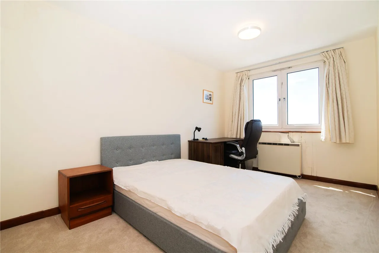 Eaton Drive, Kingston upon Thames, KT2, photo 9