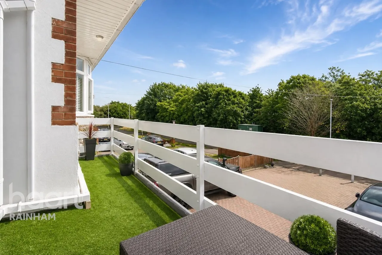 Lambs Lane South, Rainham, RM13, photo 13