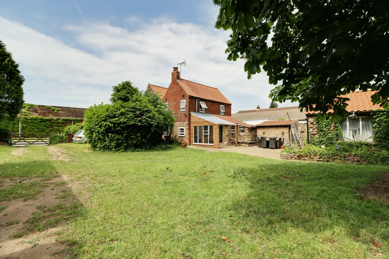The Old Manor House, Whitton, DN15, photo 24