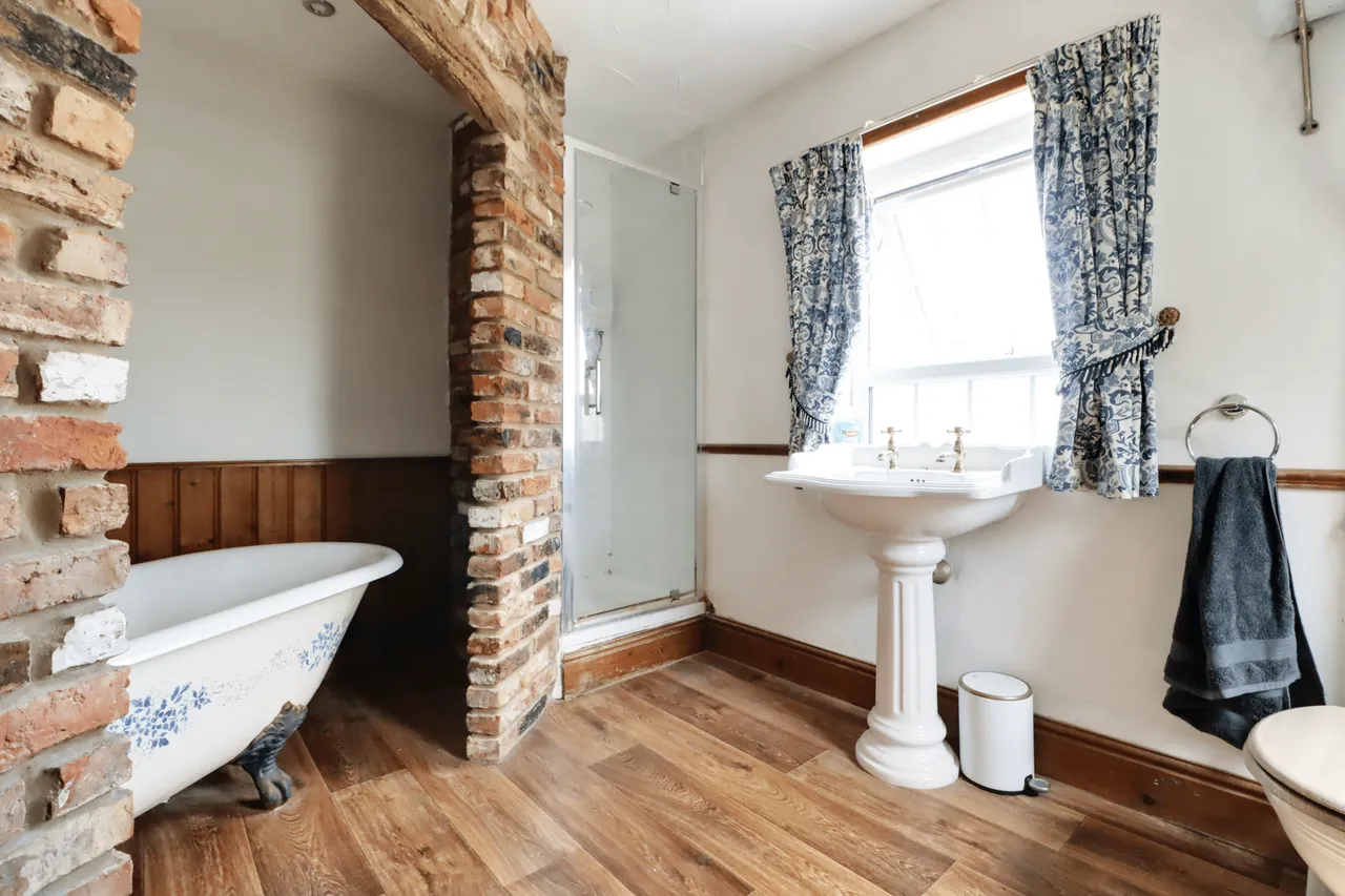 The Old Manor House, Whitton, DN15, photo 16