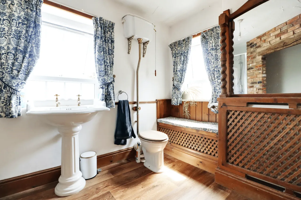The Old Manor House, Whitton, DN15, photo 17
