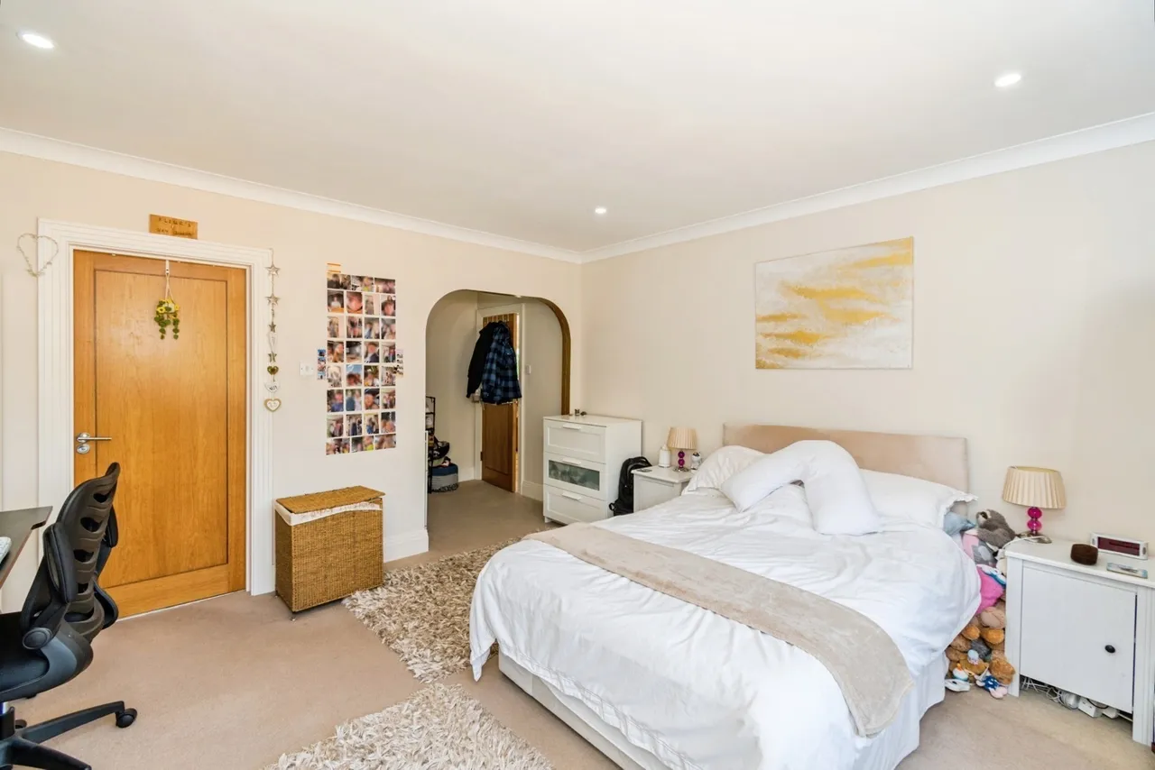 Wayside Road, St. Leonards, BH24, photo 19