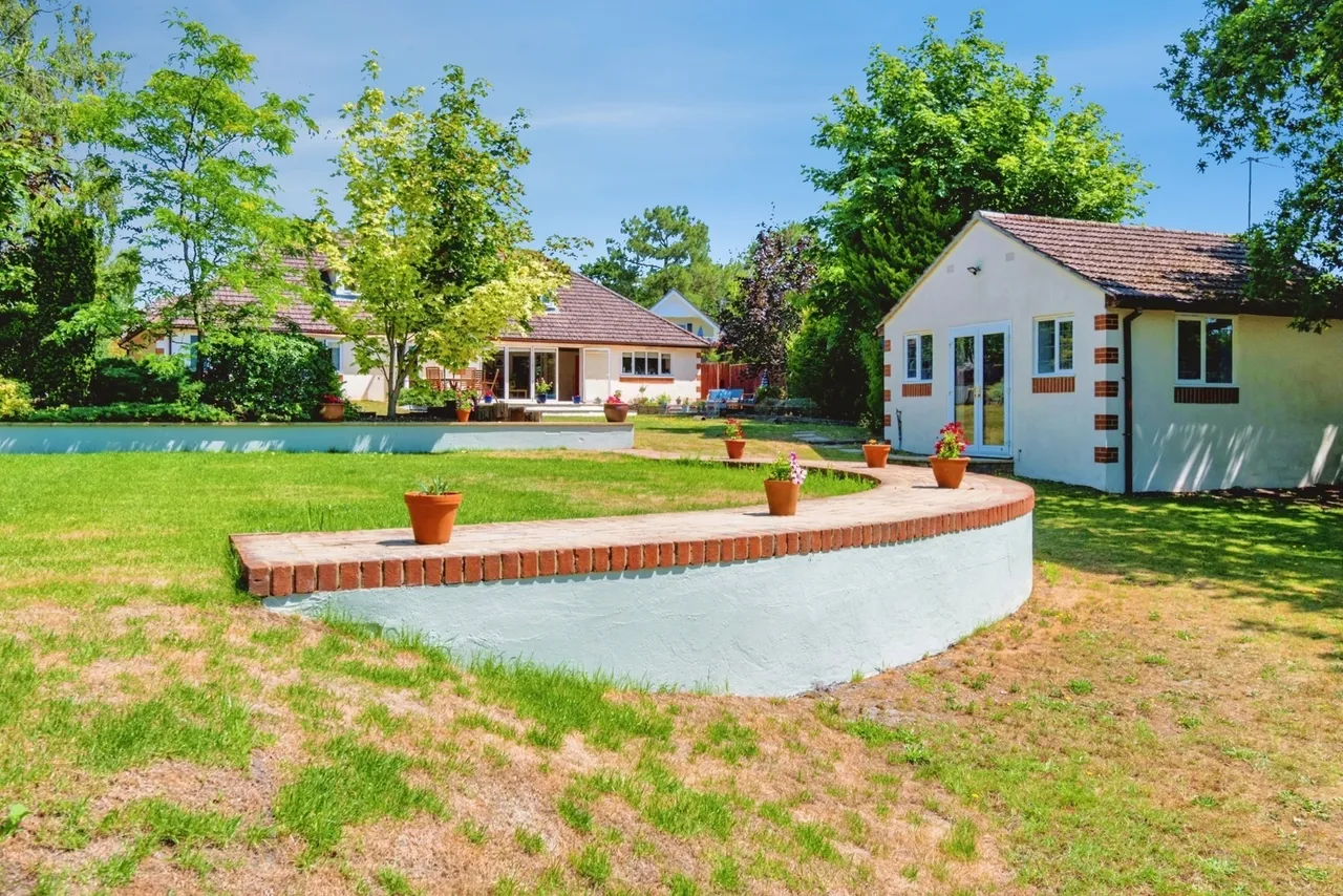 Wayside Road, St. Leonards, BH24, photo 22