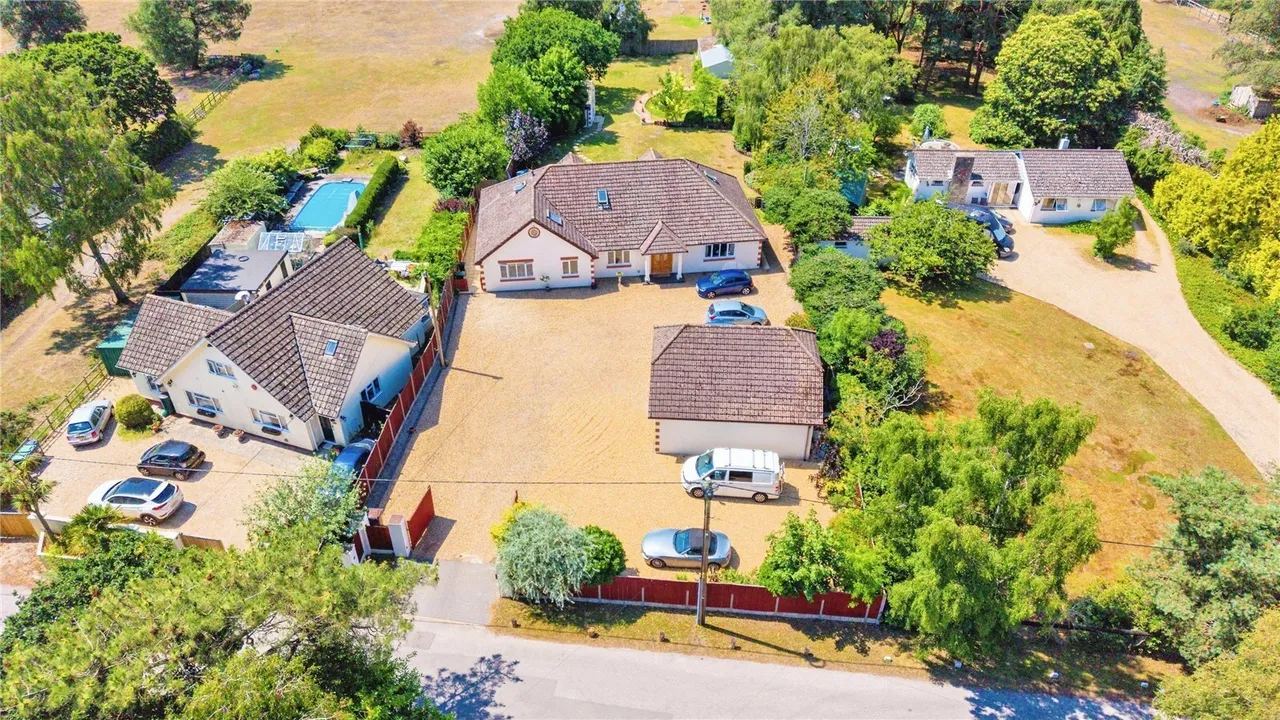 Wayside Road, St. Leonards, BH24, photo 27