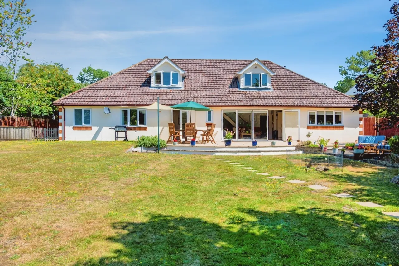Wayside Road, St. Leonards, BH24, photo 23