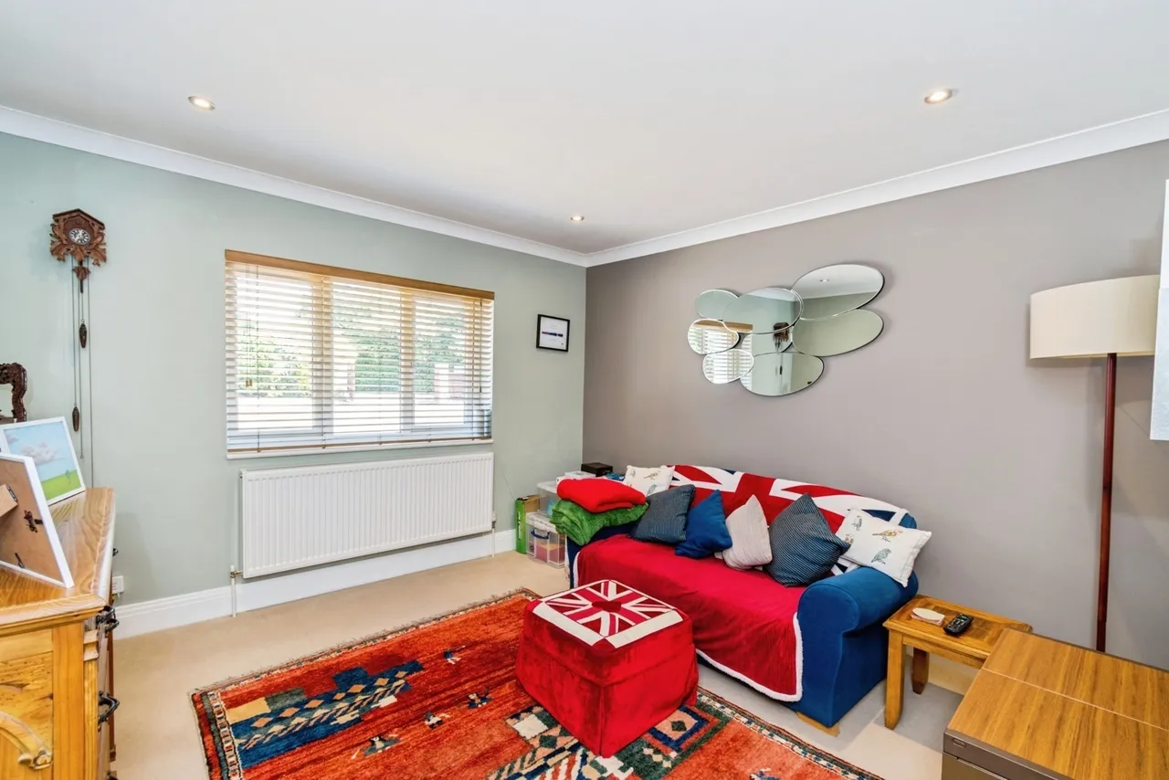 Wayside Road, St. Leonards, BH24, photo 6