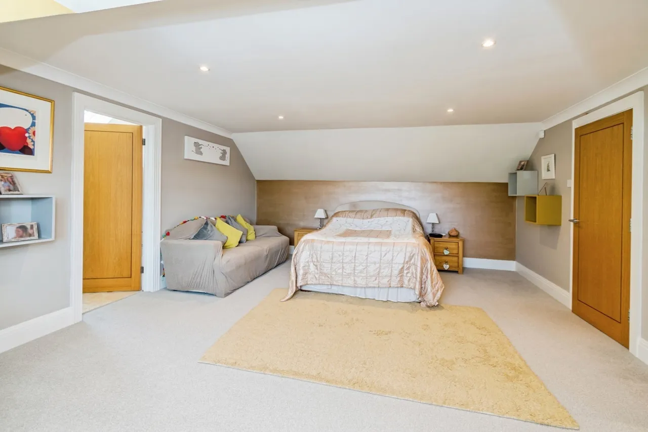 Wayside Road, St. Leonards, BH24, photo 8