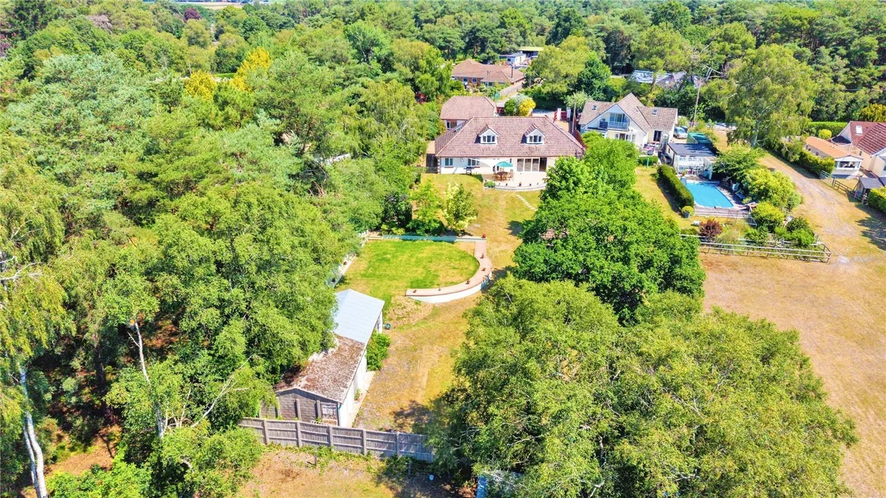 Wayside Road, St. Leonards, BH24, photo 13