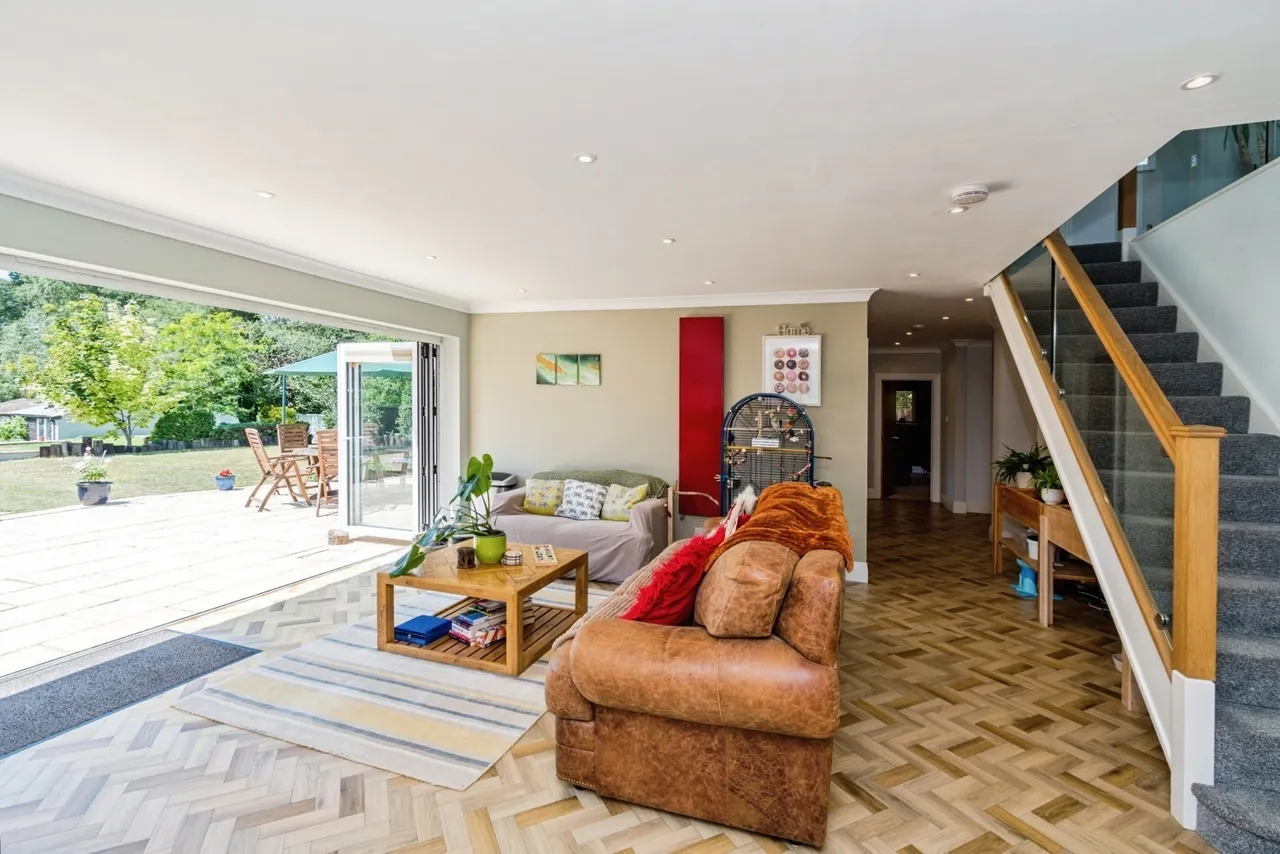 Wayside Road, St. Leonards, BH24, photo 3