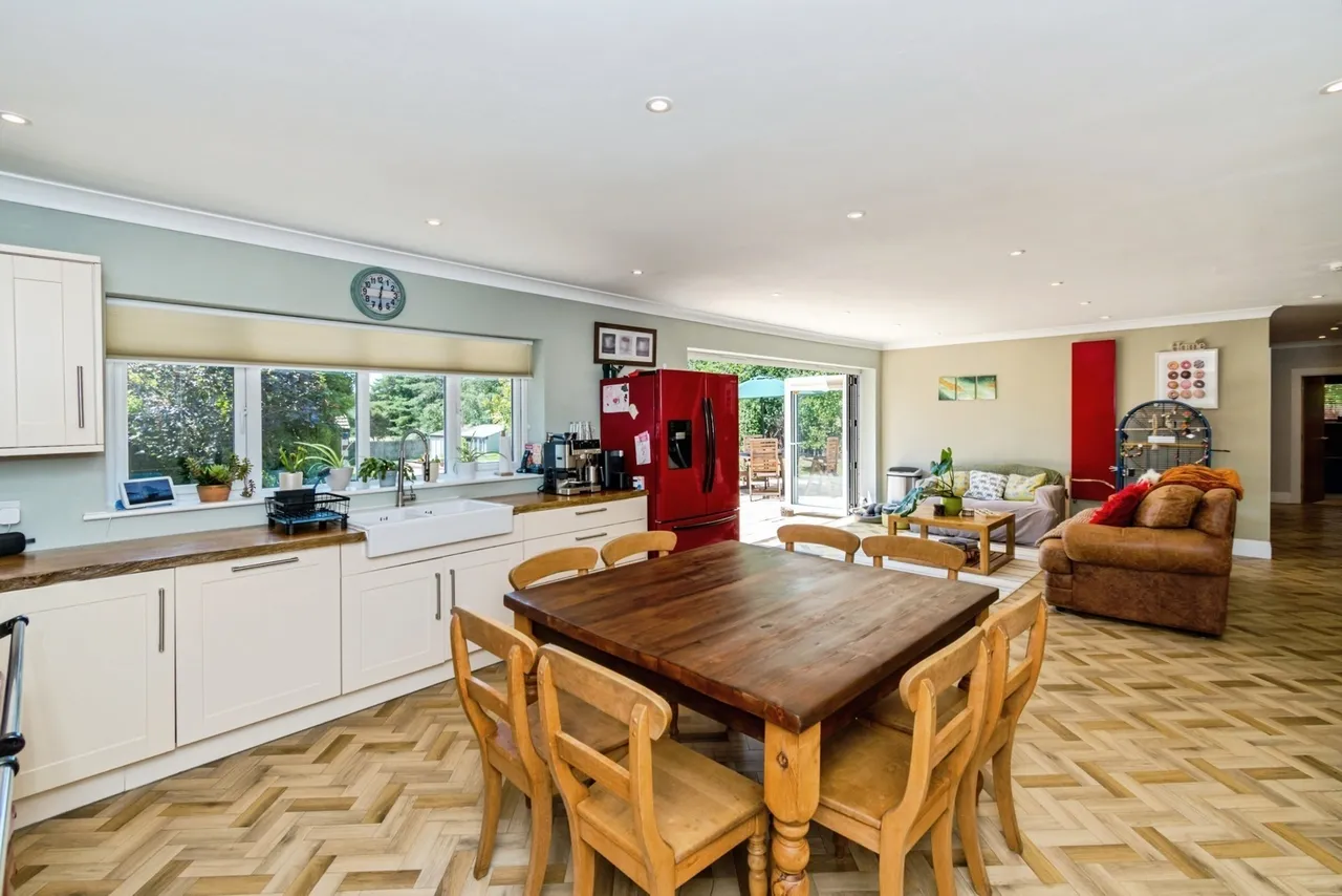 Wayside Road, St. Leonards, BH24, photo 7