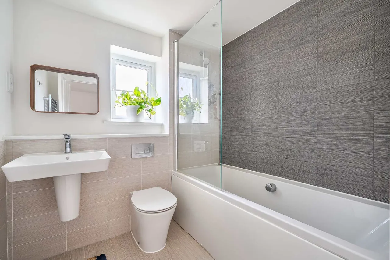 Windmill Crescent, Ashford, Kent, TN27 9DG, photo 17