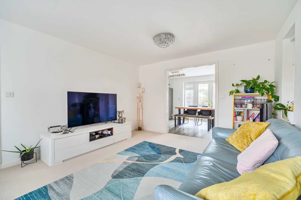 Windmill Crescent, Ashford, Kent, TN27 9DG, photo 3