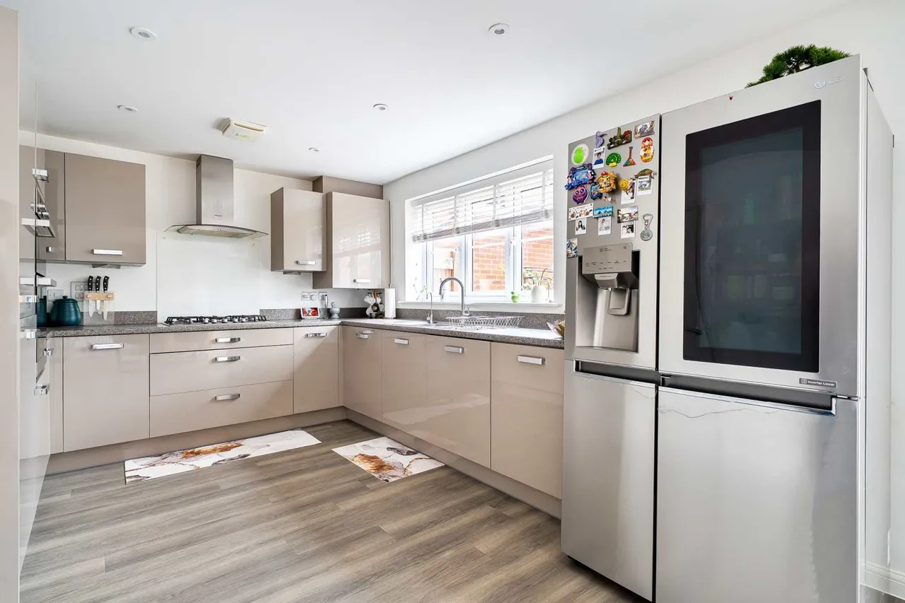 Windmill Crescent, Ashford, Kent, TN27 9DG, photo 5