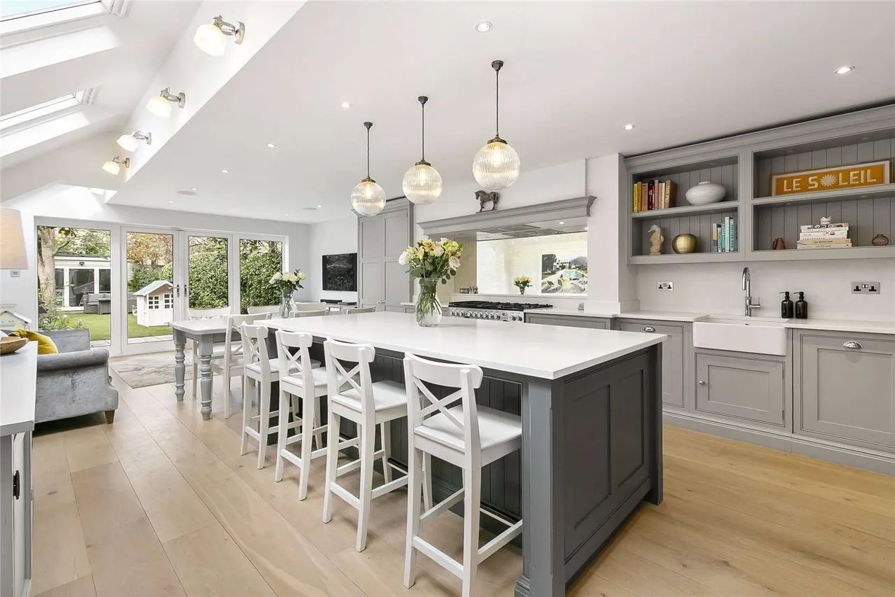 4 bed house for sale — Earlsfield Road, London, SW18 3DN