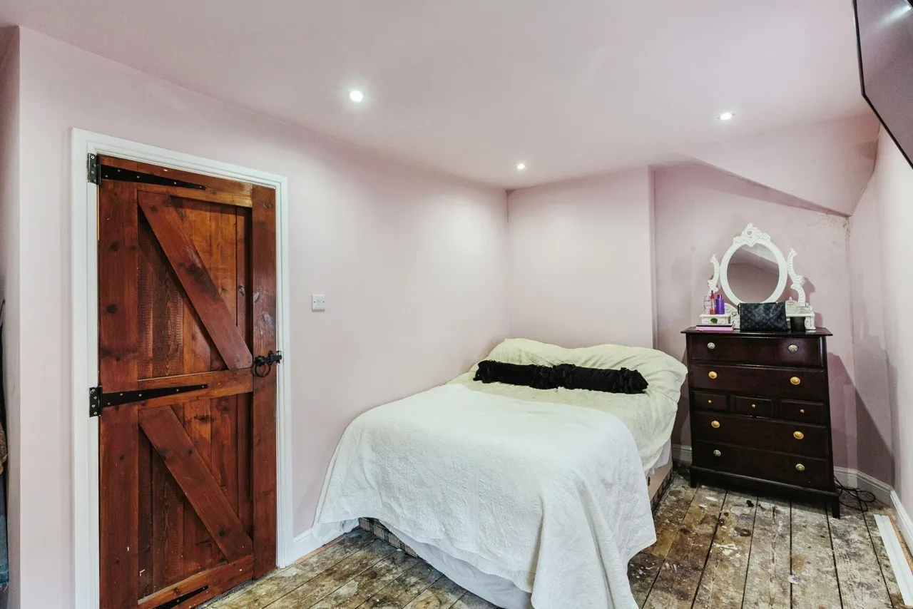 South Clifton Street, Lytham St. Annes, FY8, photo 10