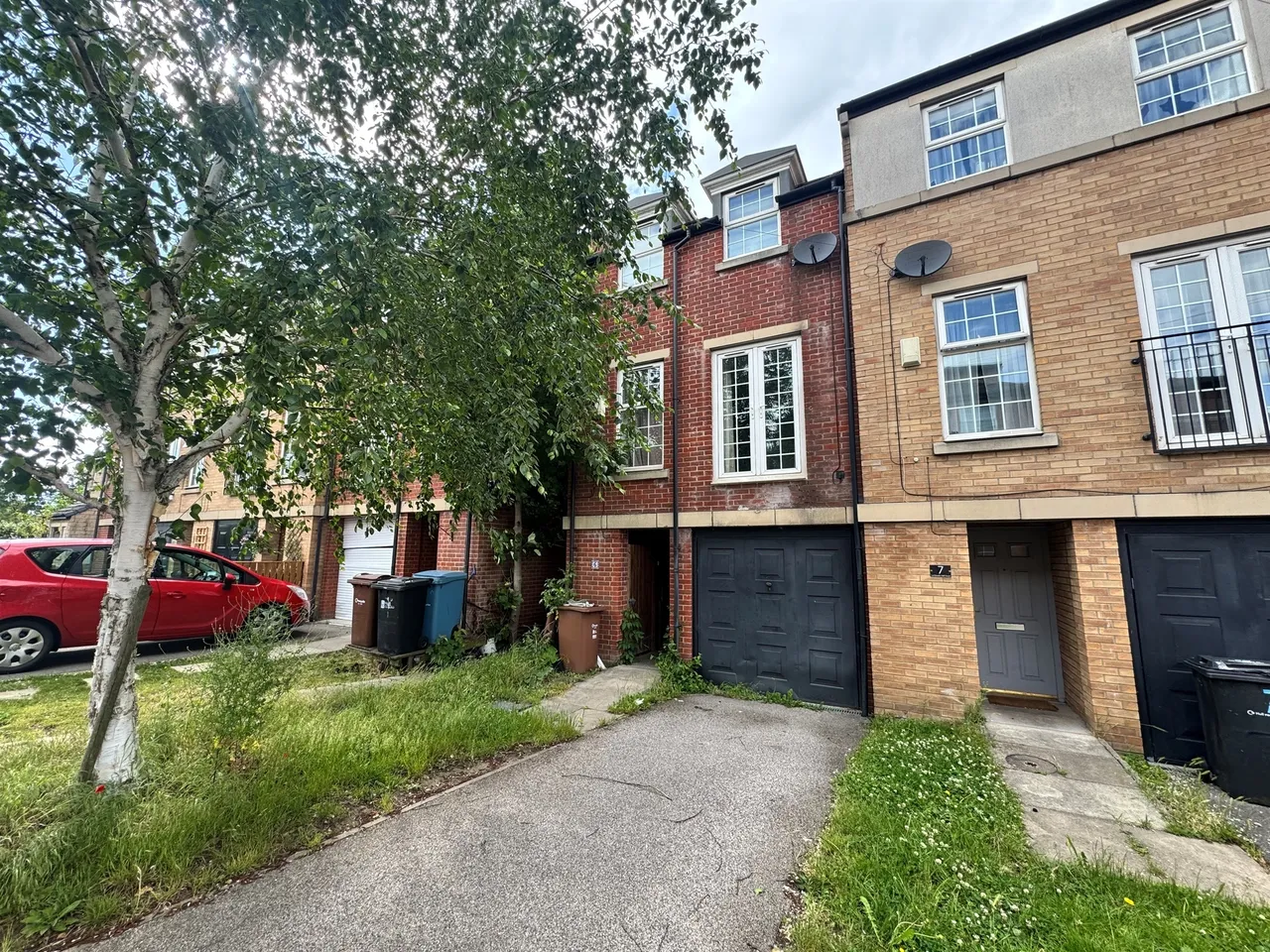 3 bed house for sale — Lambwath Hall Court, Bransholme, Hull