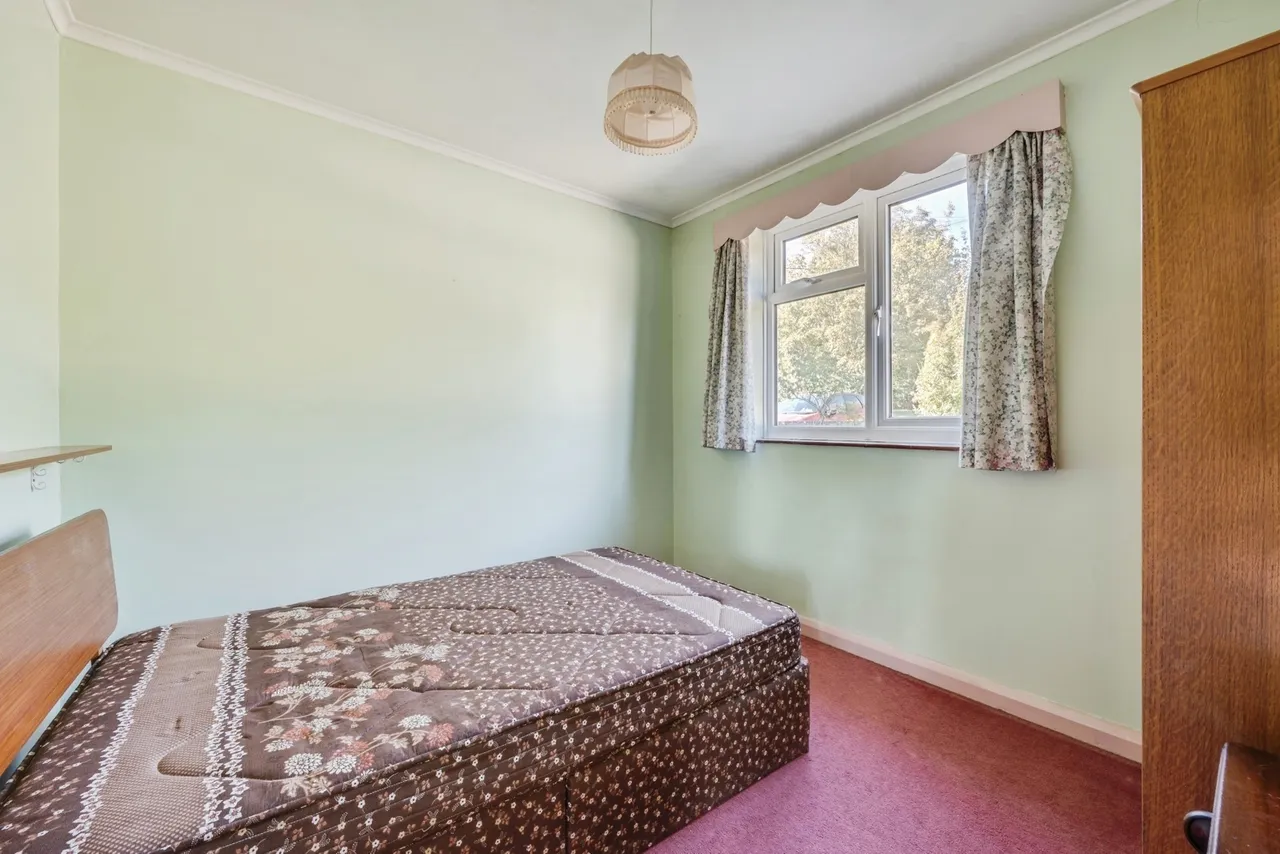 Green Lane, Chessington, KT9, photo 10