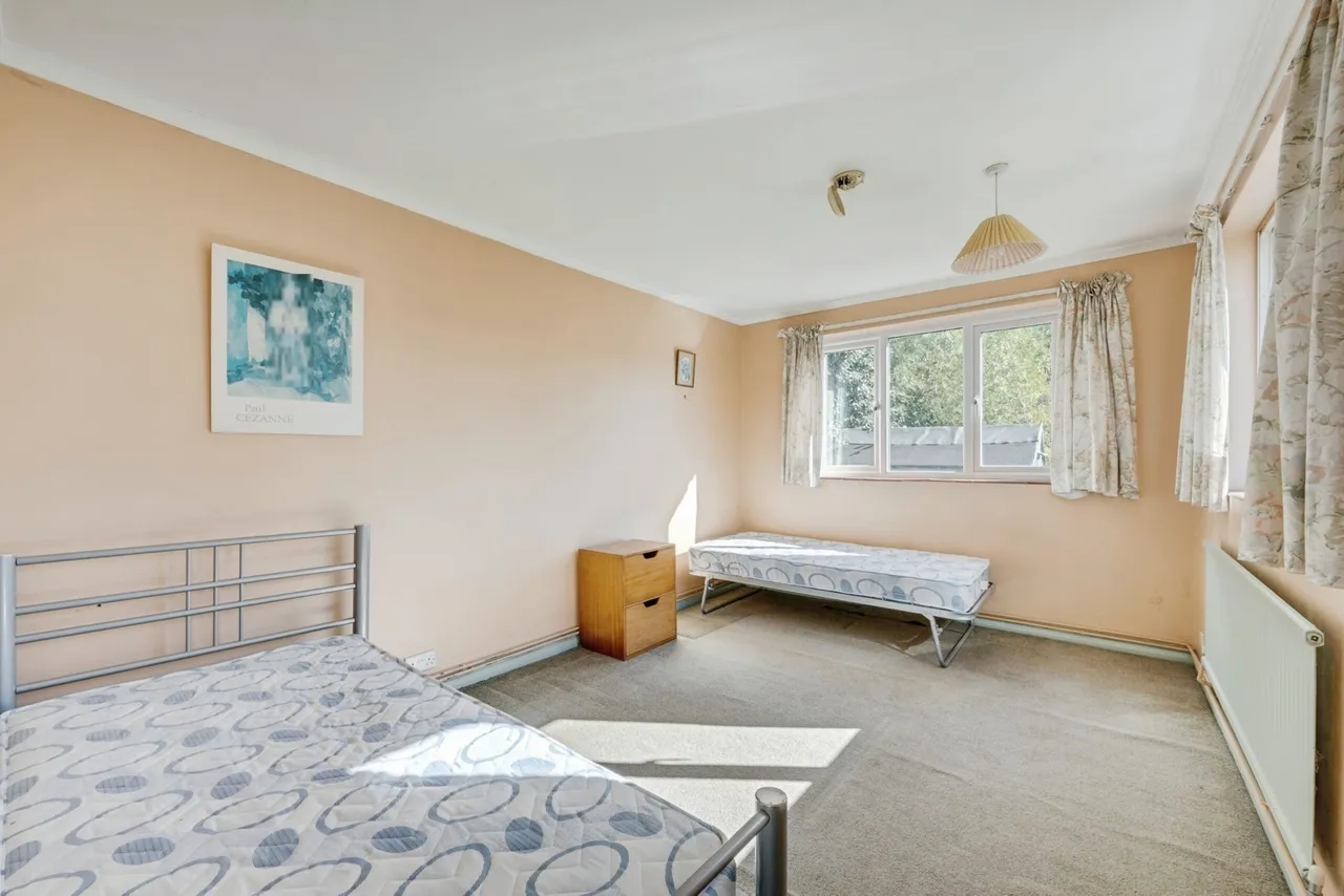 Green Lane, Chessington, KT9, photo 9